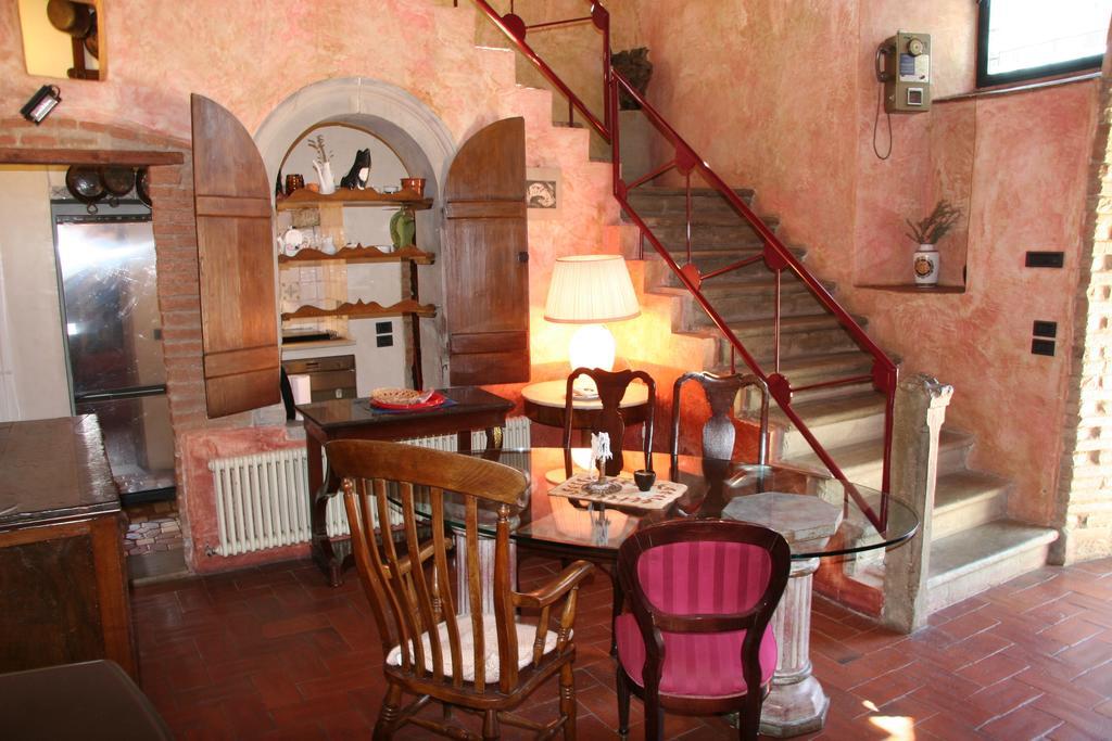 Poggio Alla Pieve Relais カレンツァーノ 部屋 写真
